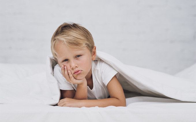 Problemas de Pais e Filhos - Crianças pequenas que se recusam a ir dormir por conta própria.