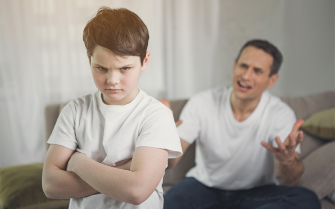 Como disciplinar corretamente Crianças e Jovens dentro e Fora de Casa. Como disciplinar corretamente Crianças e Jovens dentro e Fora de Casa.