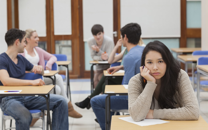 Jovens em Sala de Aula.