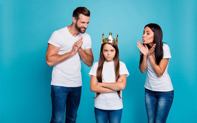 Conheça os Efeitos Negativos dos Mimos Infantis exagerados na formação do caráter de crianças e jovens. Conheça os Efeitos Negativos dos Mimos Infantis exagerados na formação do caráter de crianças e jovens.