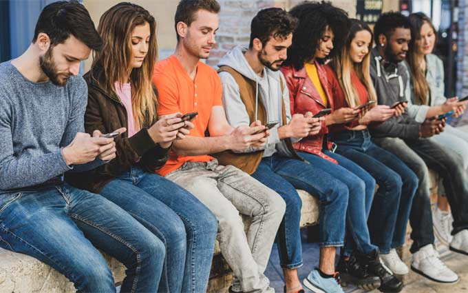 Em Busca da Reflexão Perdida - Um estudo que tenta explicar por que o Homem atual está se tornando cada vez mais Estúpido